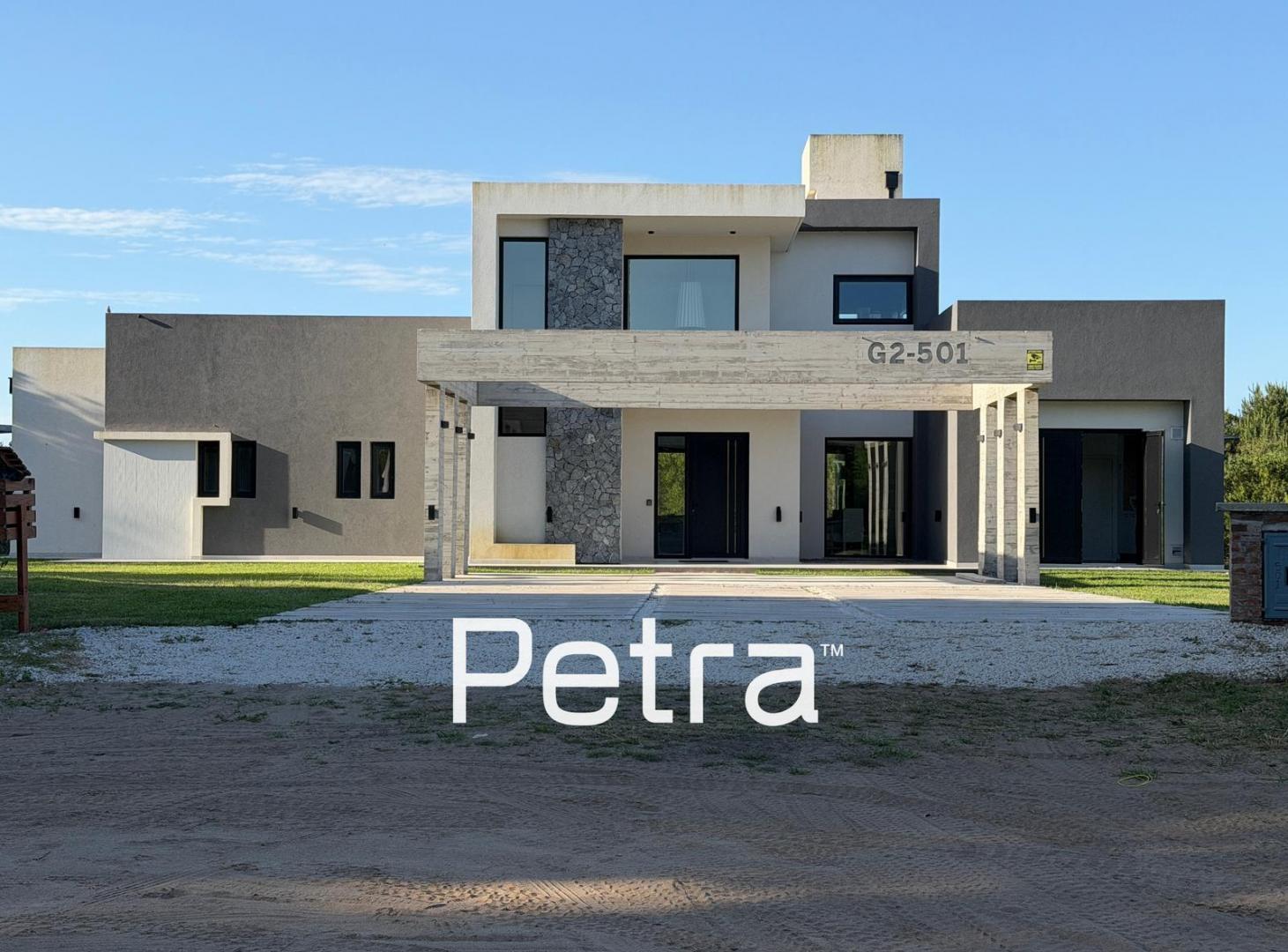Casa en Venta en Costa Esmeralda. Gas Natural