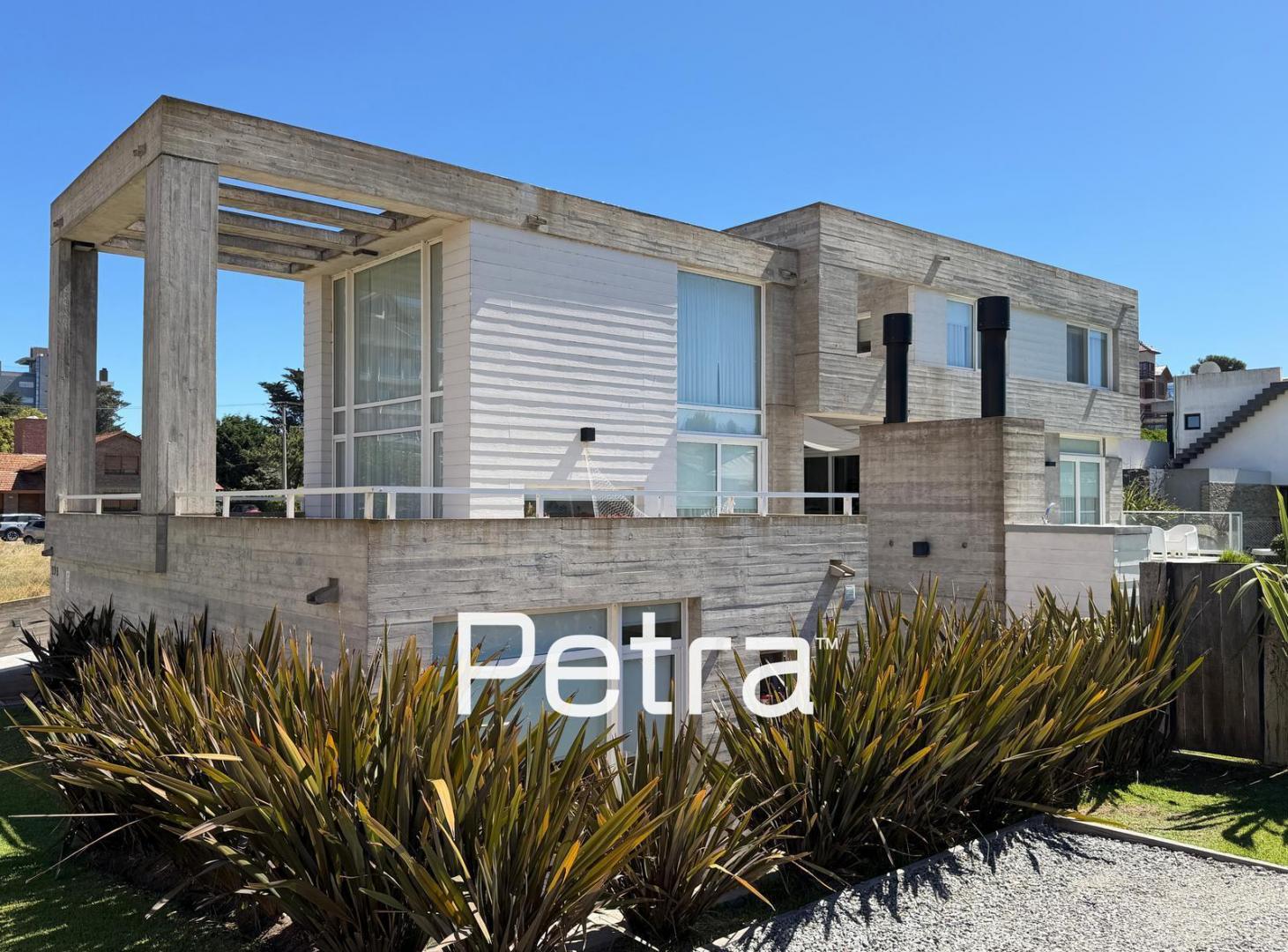 Casa en Venta en Pinamar a 100mts del Mar