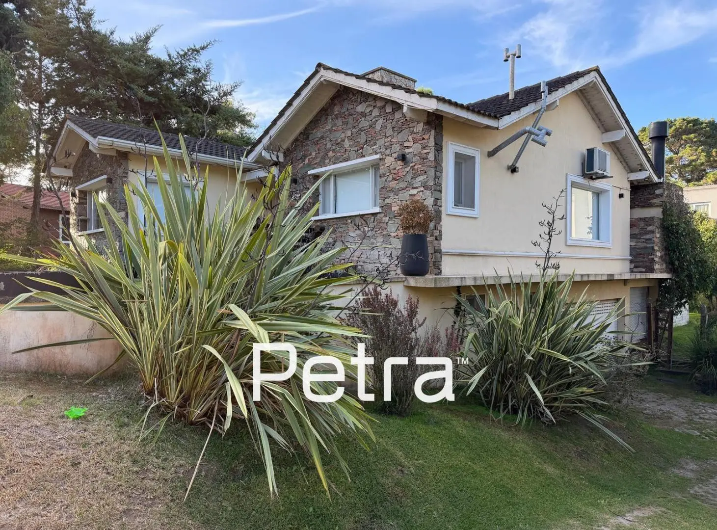 Casa en Venta en Pinamar. Garaje Cubierto Grande 4