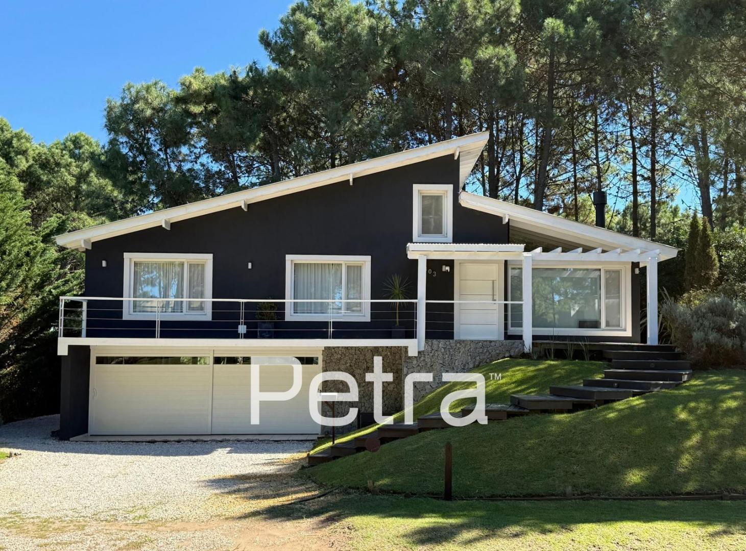 Casa en Venta en Costa Esmeralda con Garaje Doble