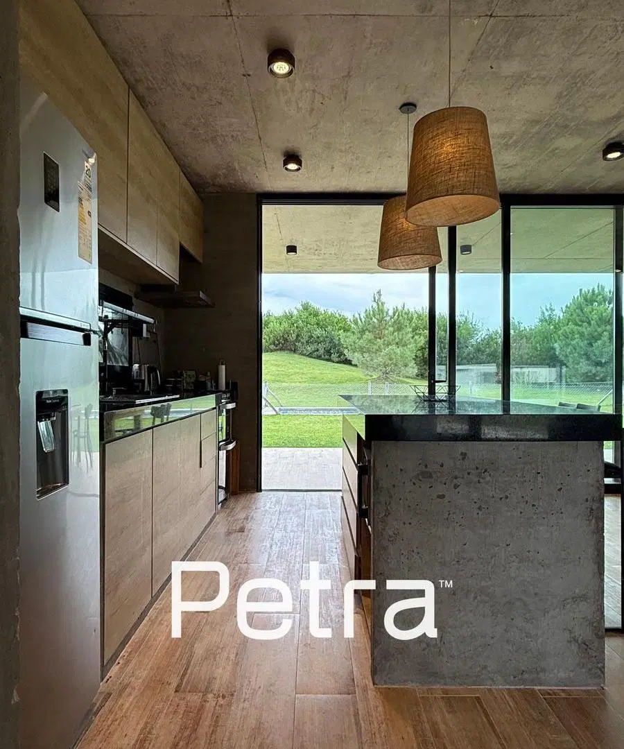 Casa en Venta de Hormigón Visto en Costa Esmeralda 5