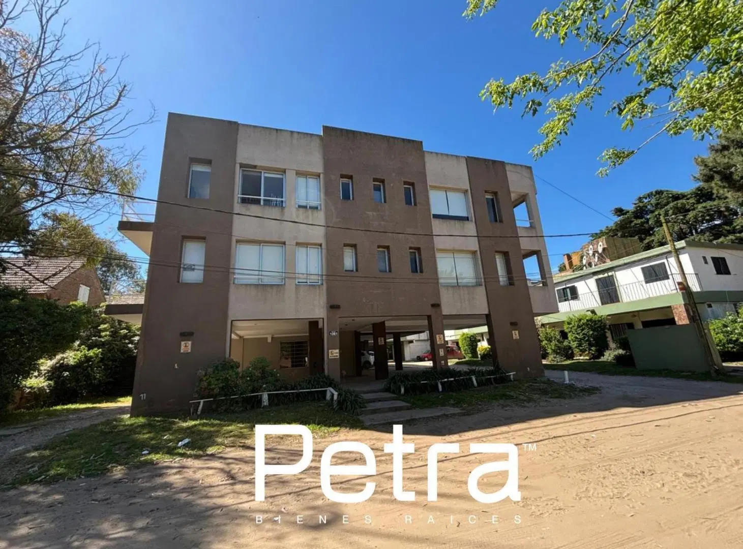 Departamento en Venta en Pinamar con Cochera 1