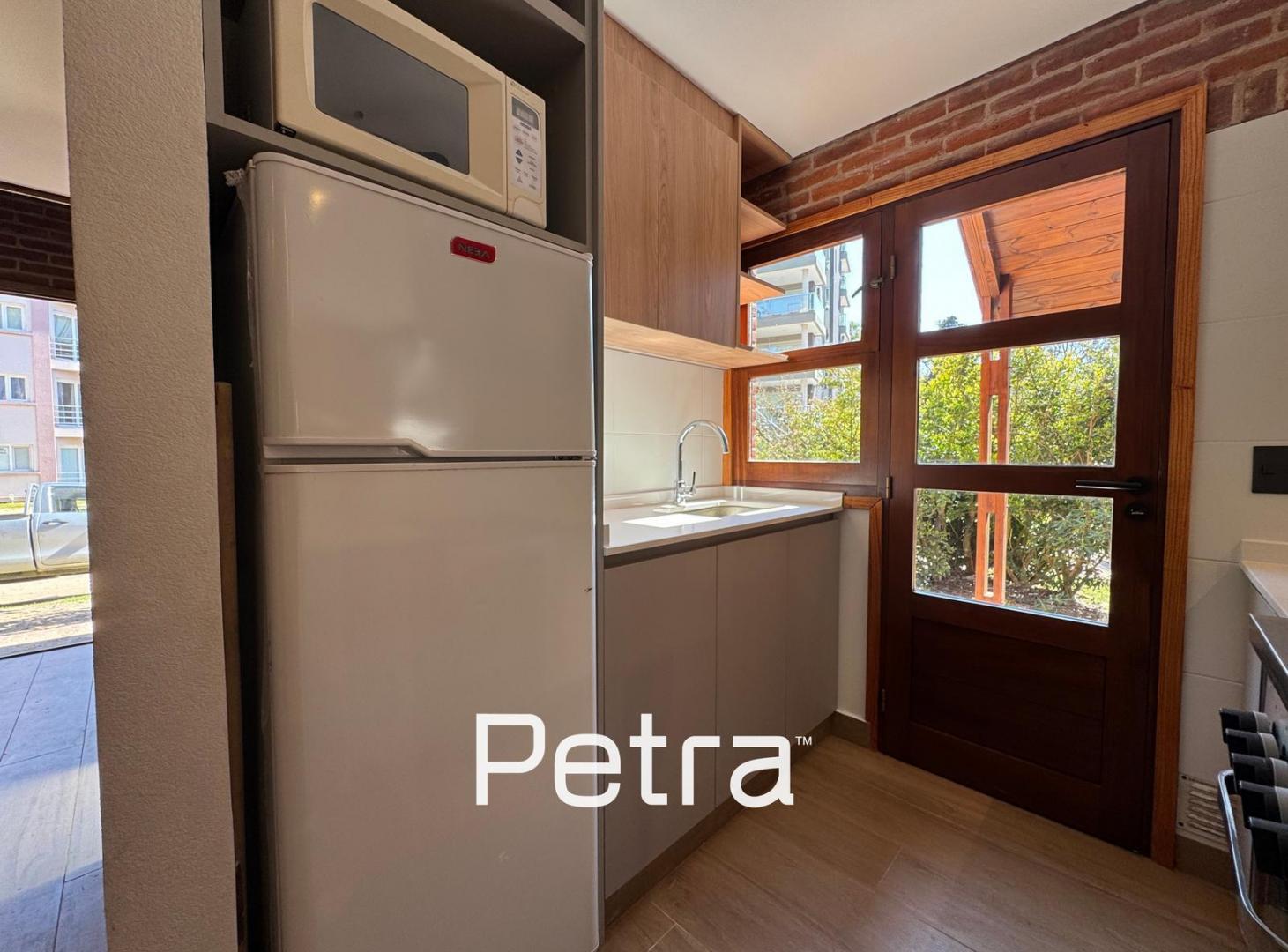 Foto de Departamento Duplex en Venta en Pinamar, imagen 1