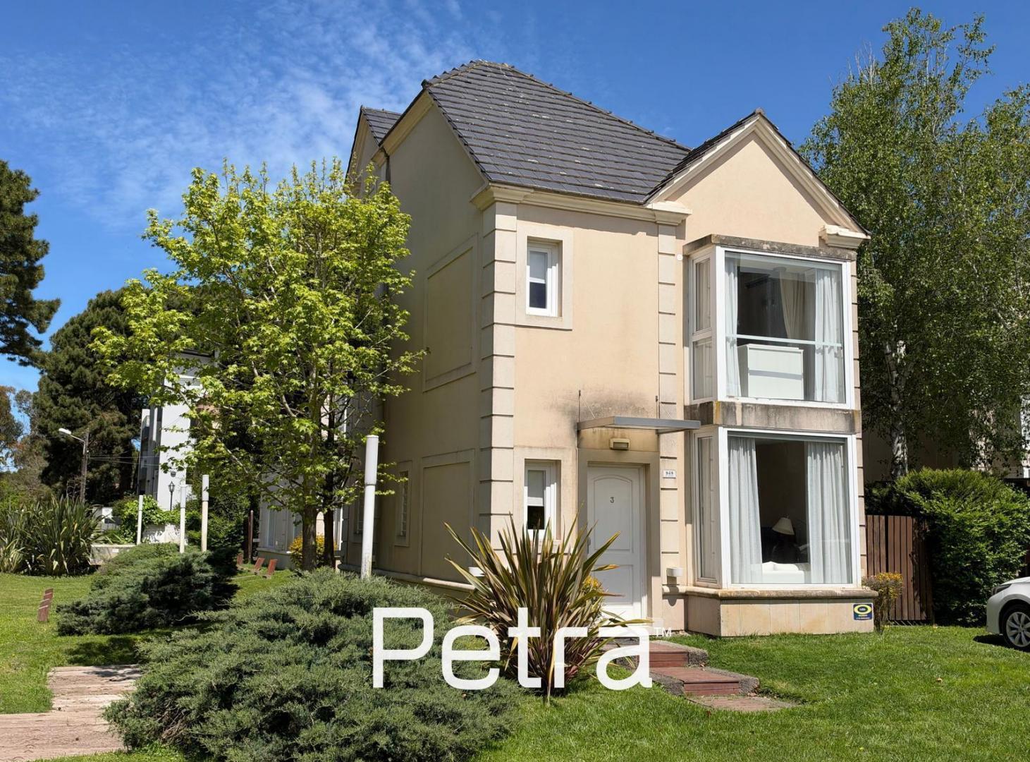 Foto de Departamento Triplex en Venta en Pinamar, imagen 2