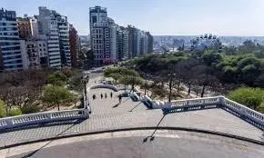 Departamento premium en pozo · Av. Hipólito Yrigoyen · Financiación en pesos 3