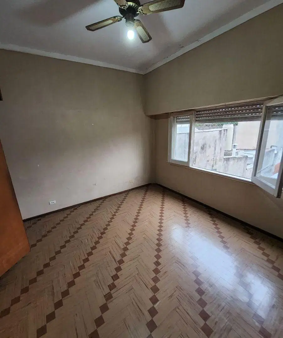 Departamento tipo casa a metros de Av Mitre 5