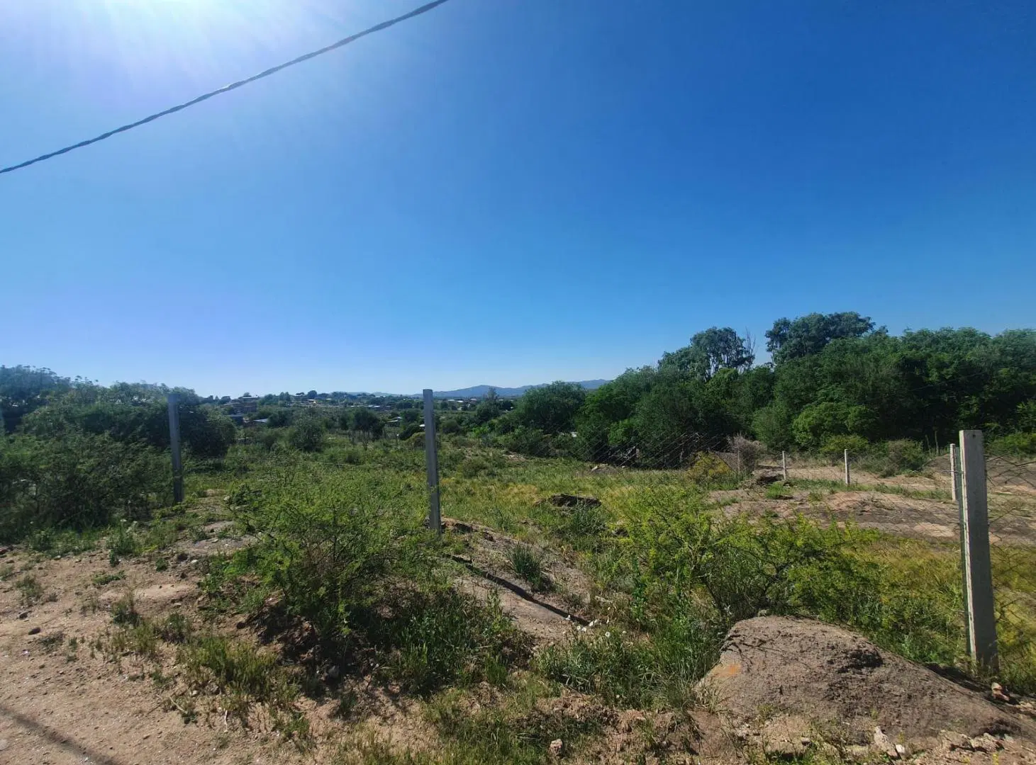 TANTI- LOTE ESQUINA 1600 M2- A 300 MTRS DE LA RUTA. 3