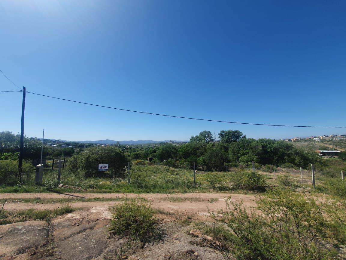 TANTI- LOTE ESQUINA 1600 M2- A 300 MTRS DE LA RUTA.