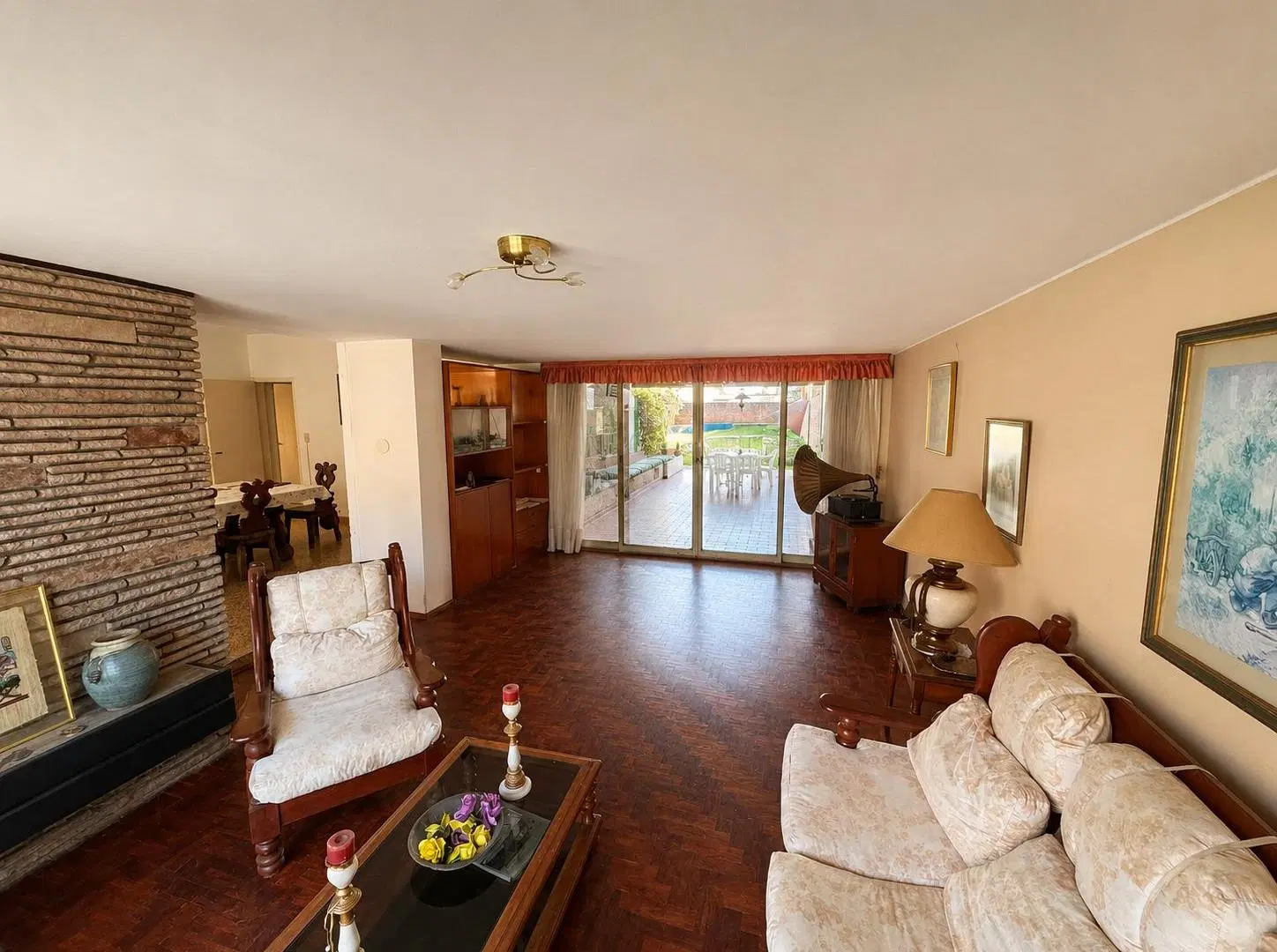 Villa Centenario | 3 dormitorios, pileta y 705 m² de terreno - GRAN OPORTUNIDAD DE INVERSION 1