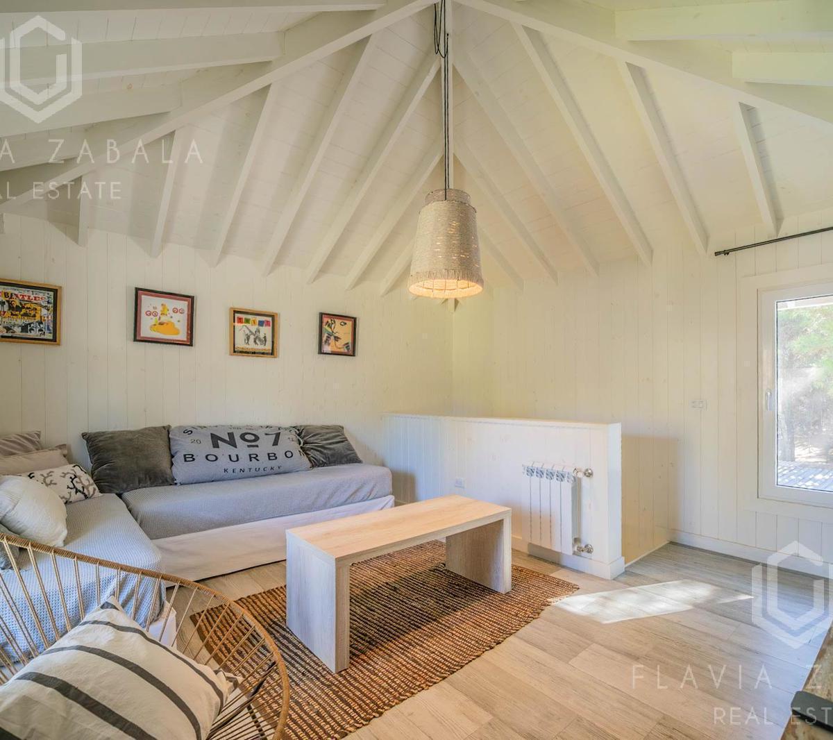 Venta Casa Cinco Ambientes en Senderos IV. Pileta. Jacuzzi. 3