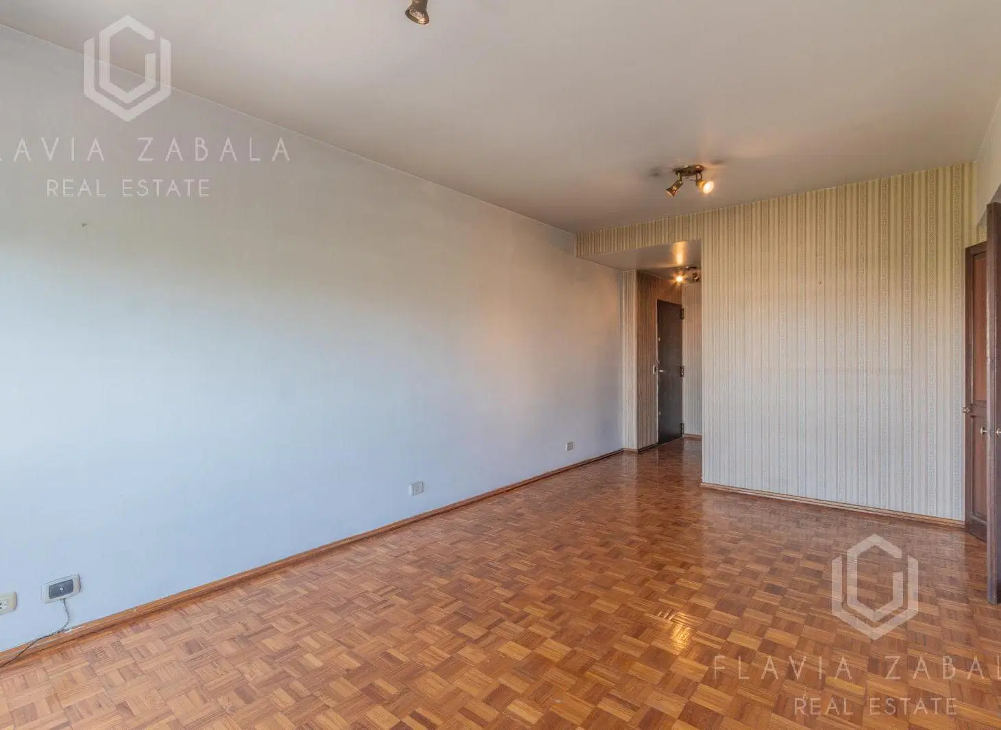 Venta departamento tres ambientes con balcón, cochera y baulera. Palermo 5