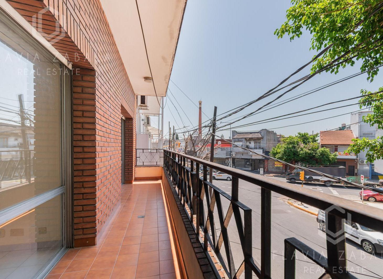 Venta departamento tipo Ph cuatro ambientes con terraza en Avellaneda