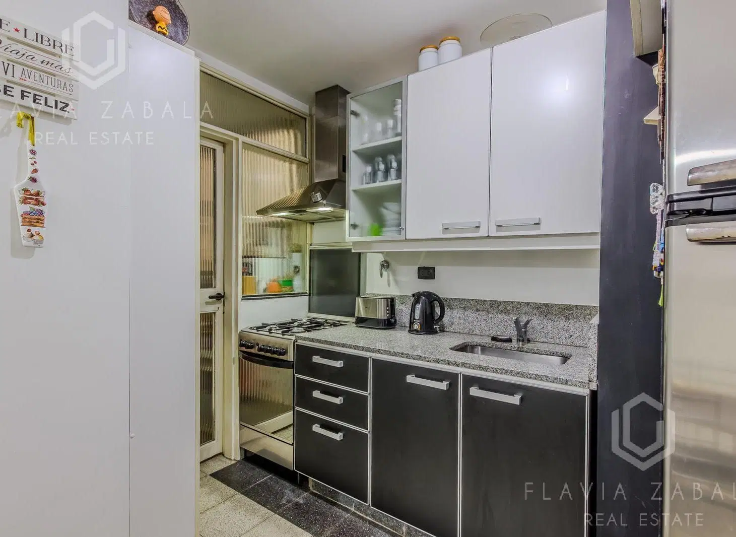 Venta departamento tres ambientes con balcón en Almagro 4