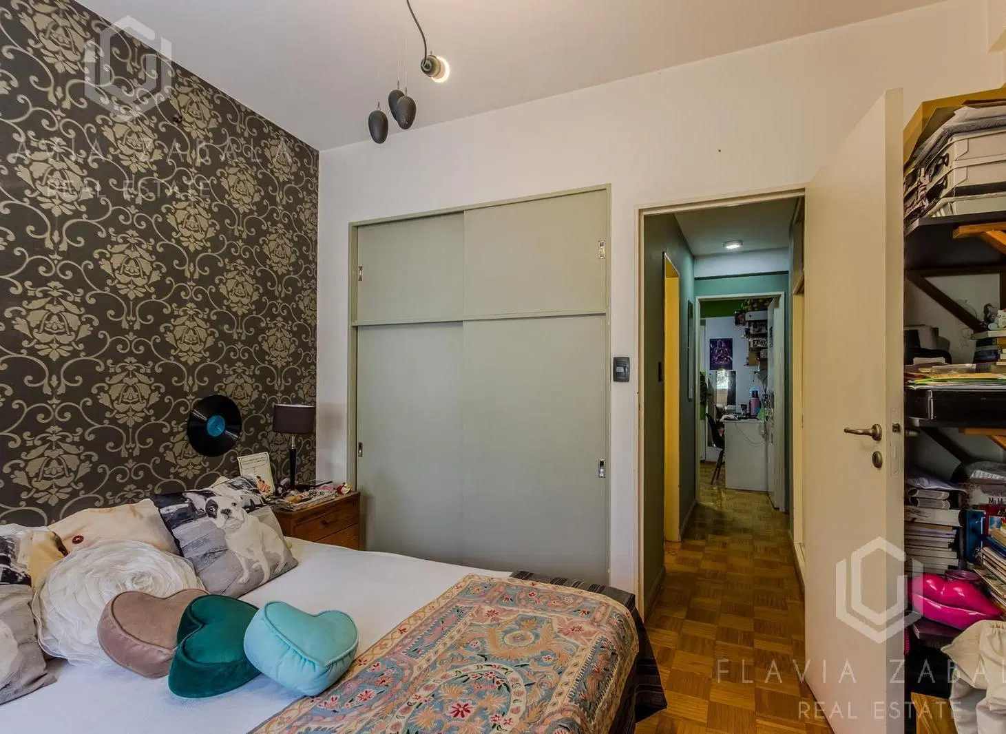 Venta departamento tres ambientes con balcón en Almagro 1