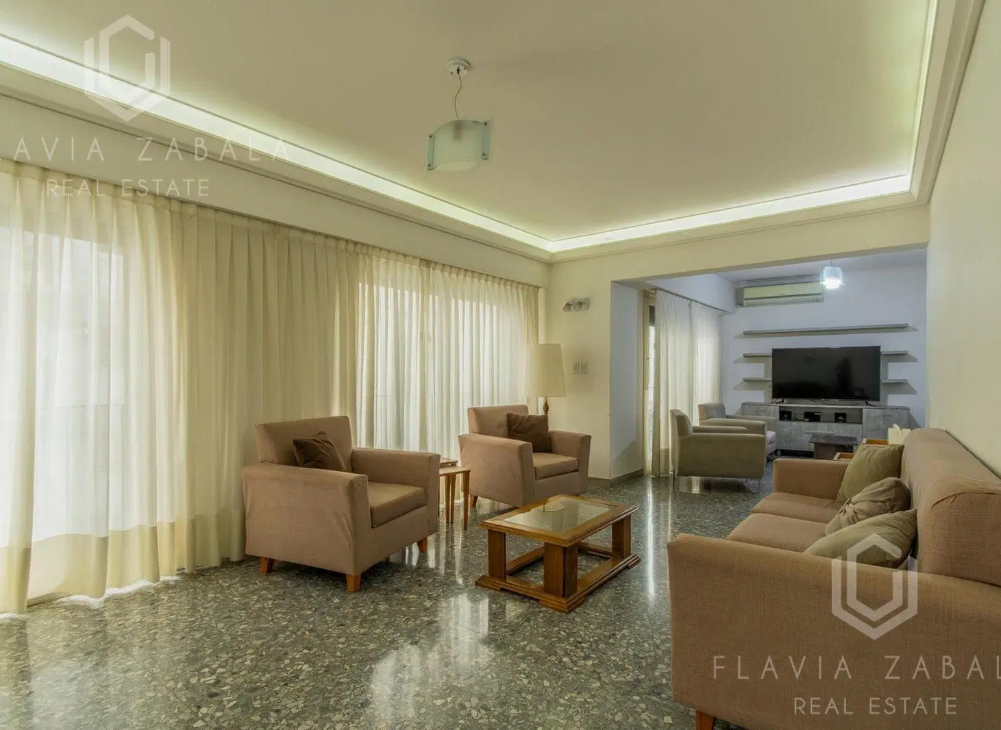 Alquiler departamento cuatro ambientes con dep. Cochera. El valor incluye exp.  Amoblado. Recoleta 5