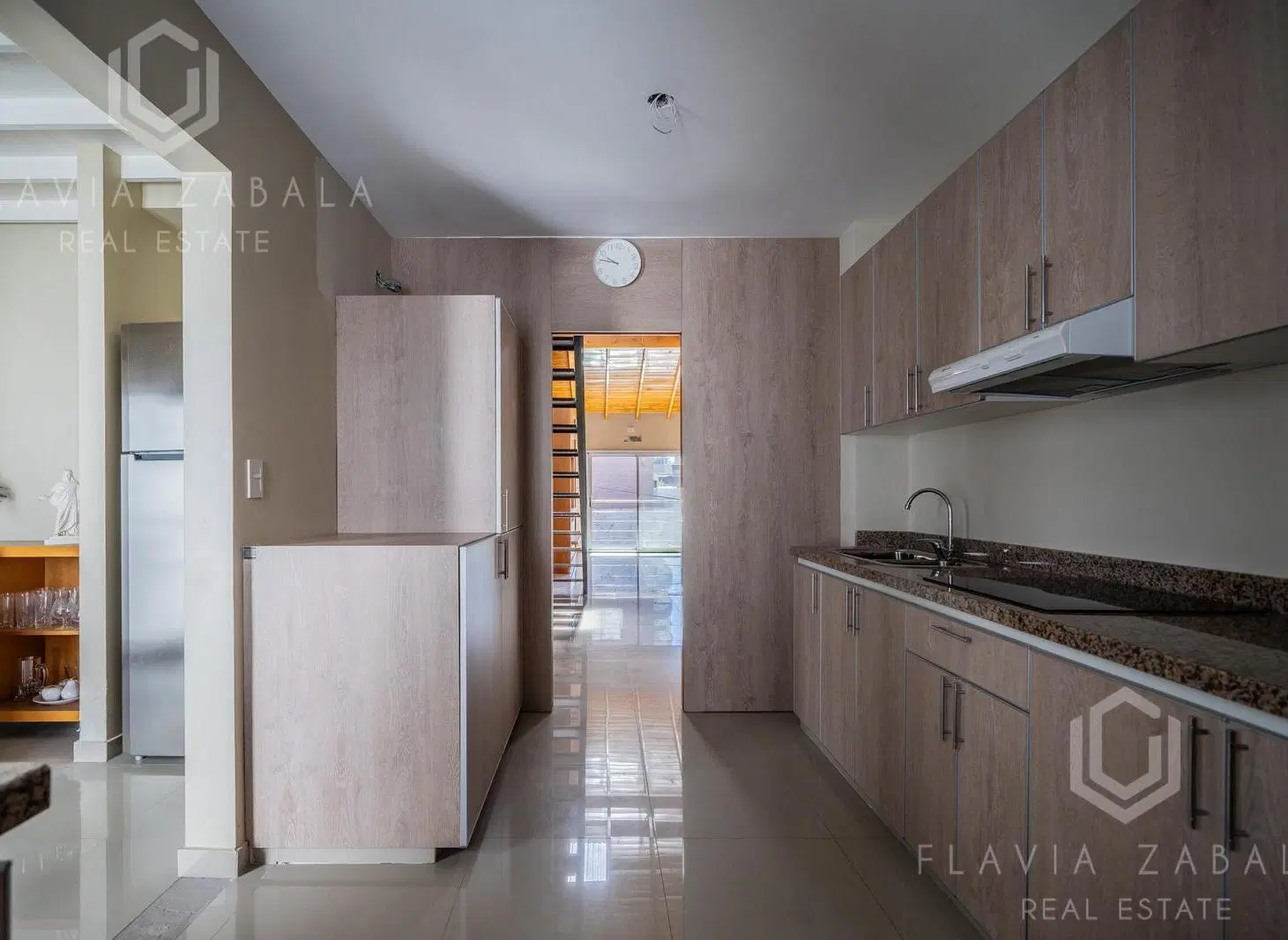 Venta departamento cuatro ambientes con balcón corrido, ascensor en Villa Ballester, San Martin 5
