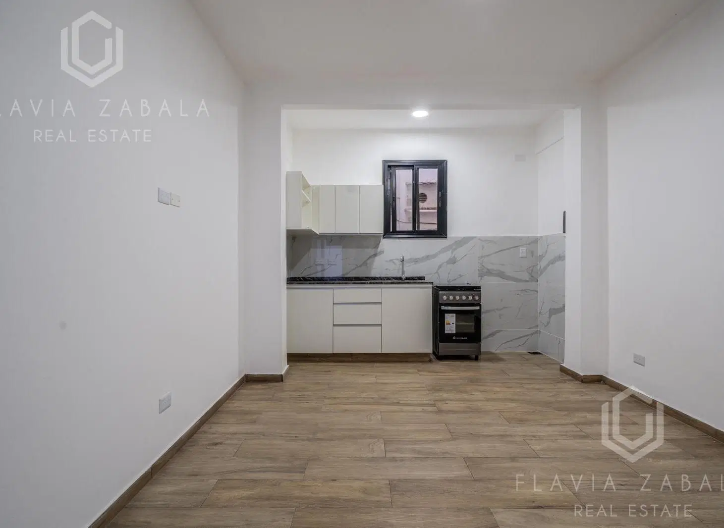 Venta departamento dos ambientes reciclado con patio en San Martín Centro 4