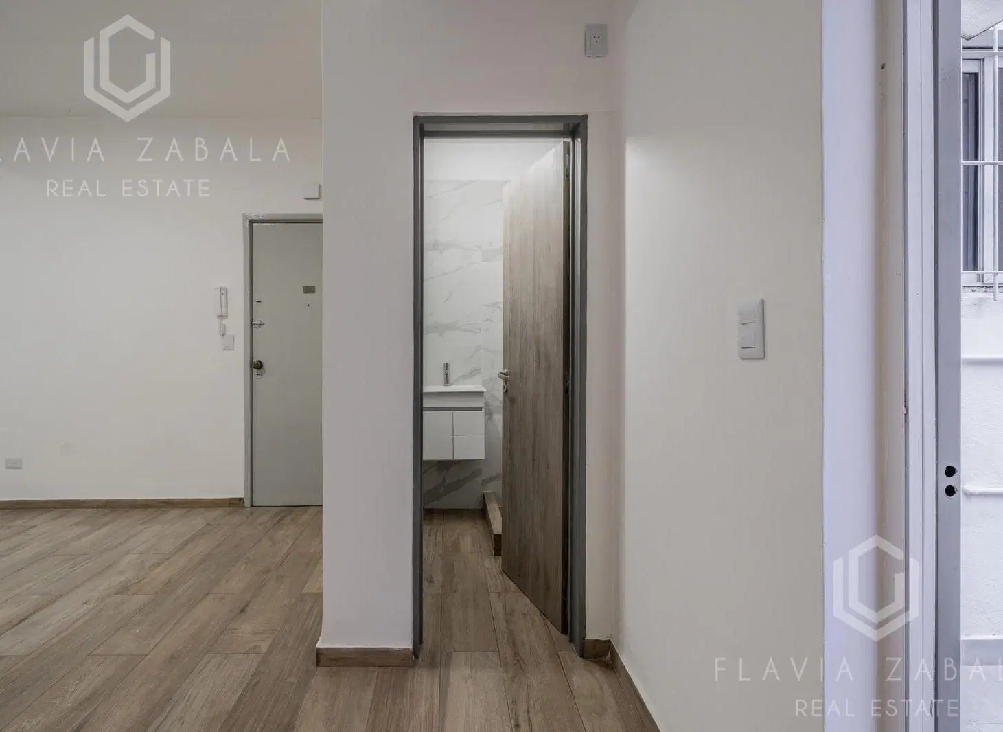 Venta departamento dos ambientes reciclado con patio en San Martín Centro 5