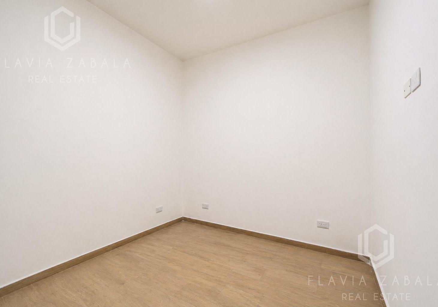 Venta departamento dos ambientes reciclado con patio en San Martín Centro