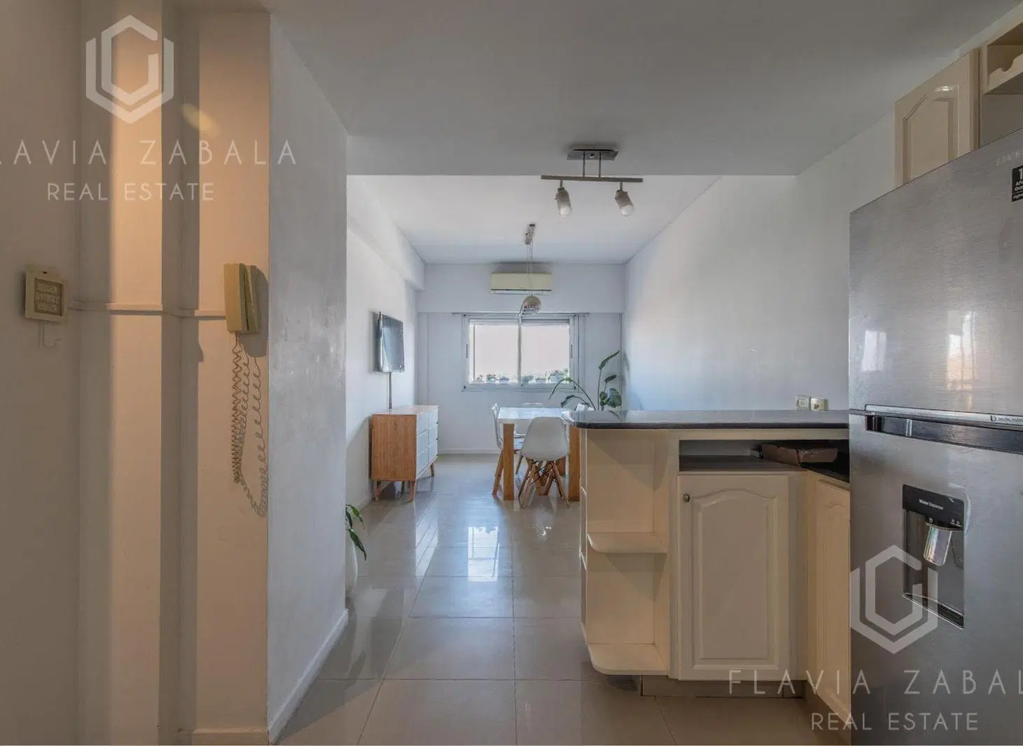 Venta dúplex cuatro ambientes con balcón aterrazado y dos cocheras en Villa Ballester 3