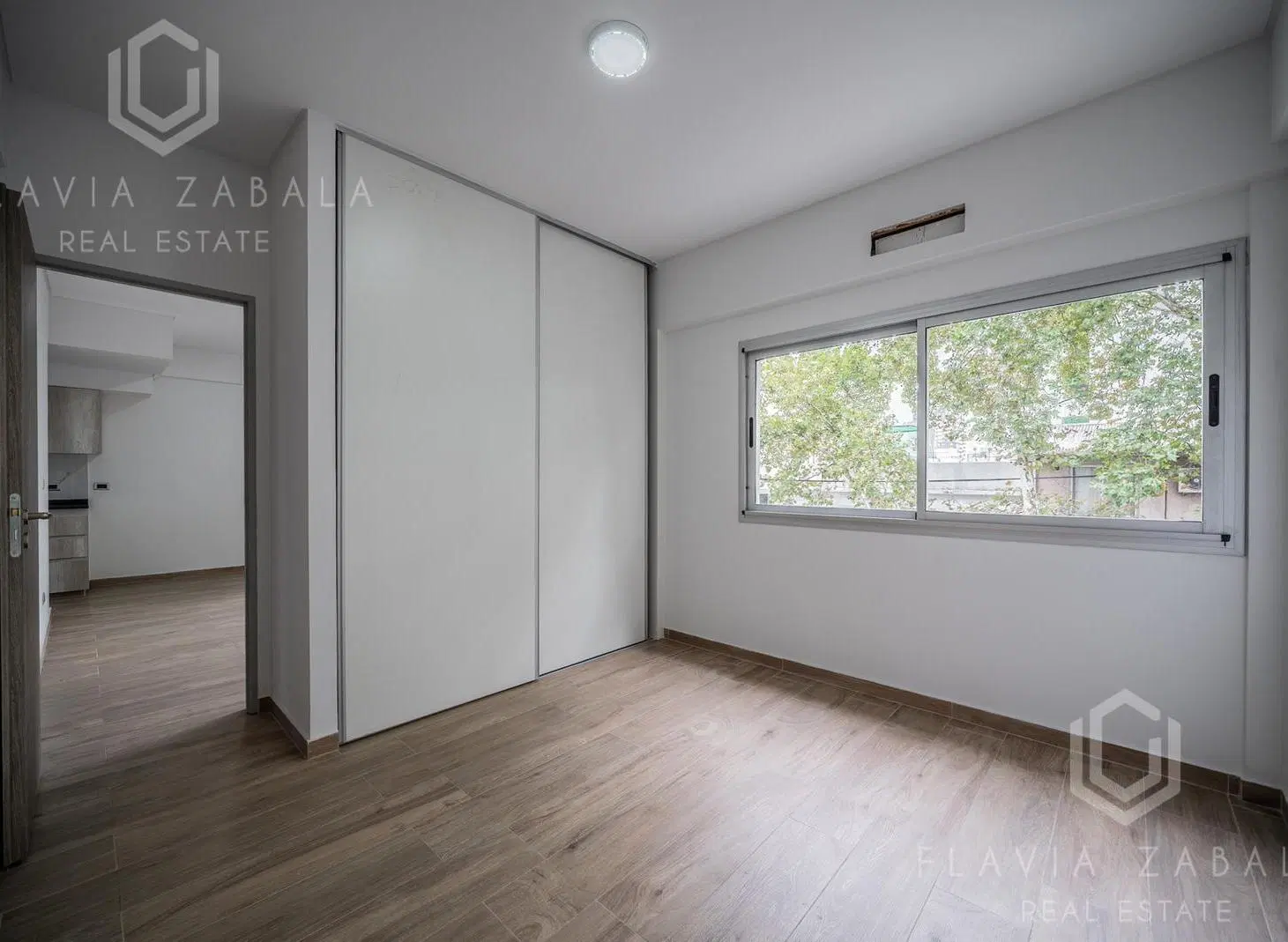 Venta departamento dos ambientes a estrenar con balcón corrido en San Martín 3