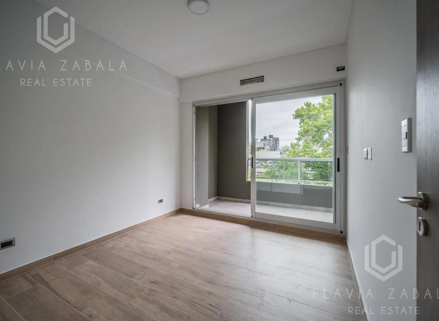 Venta departamento dúplex tres ambientes con terraza privada a estrenar en San Martín Centro 3