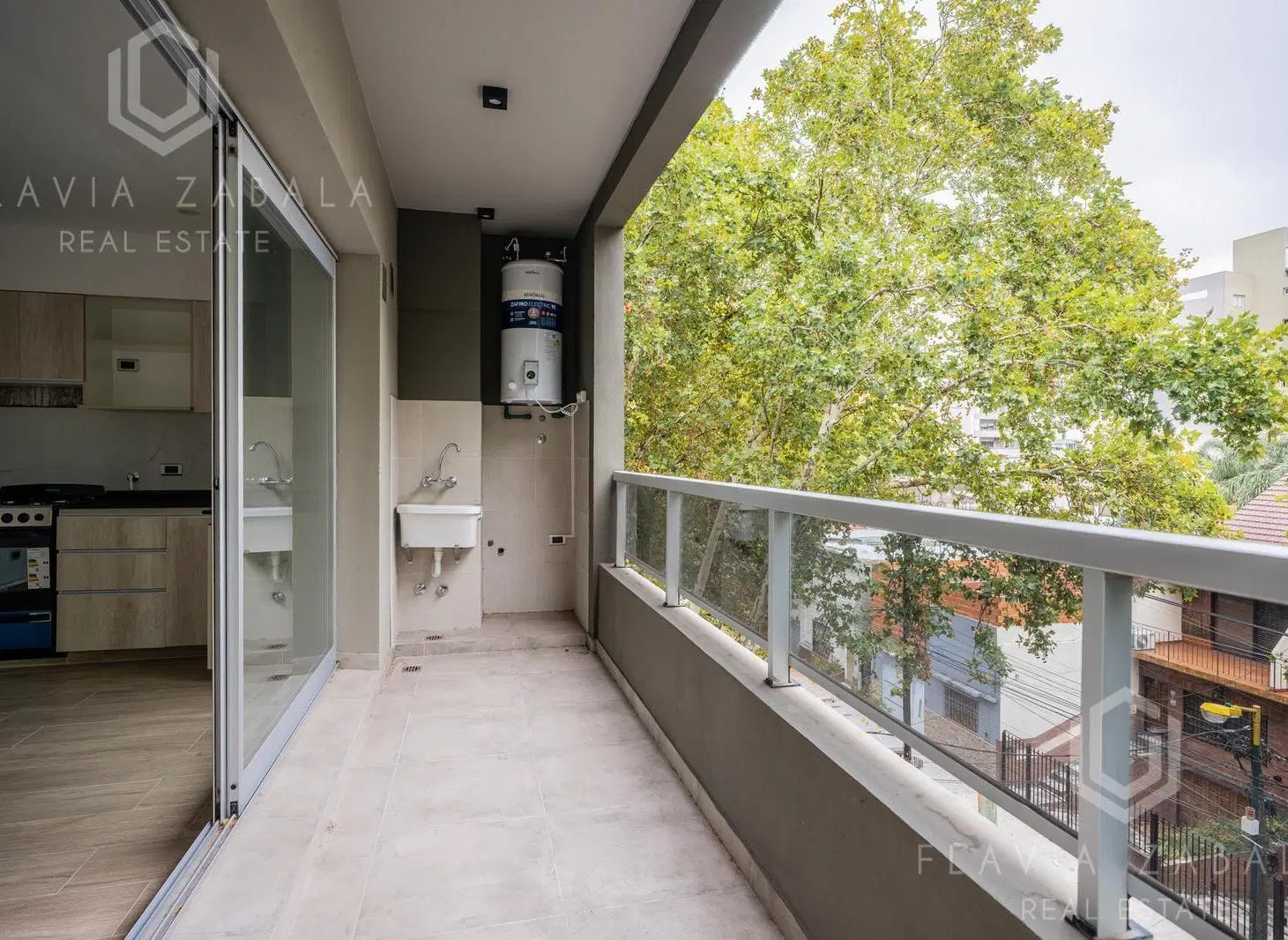 Venta departamento dúplex tres ambientes con terraza privada a estrenar en San Martín Centro 4