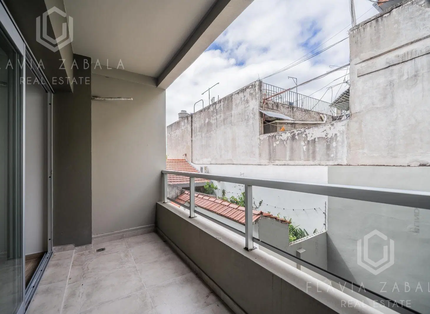 Venta monoambiente a estrenar con balcón en San Martín Centro 5