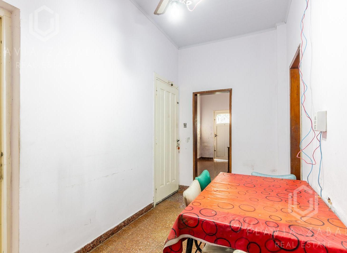 Foto de Venta casa tres ambientes con terraza y cochera en Villa Bosch, imagen 3