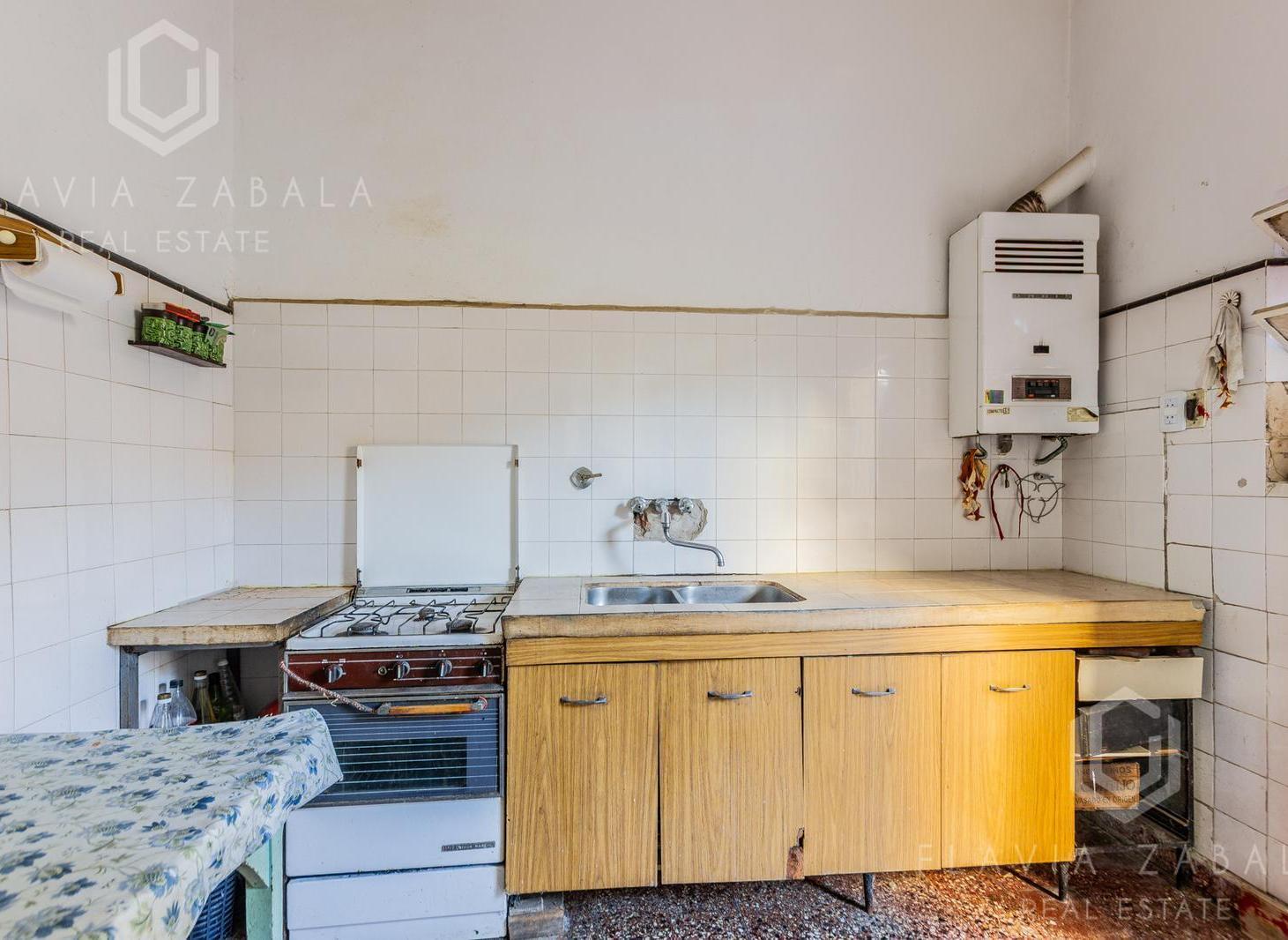 Foto de Venta casa tres ambientes con terraza y cochera en Villa Bosch, imagen 2