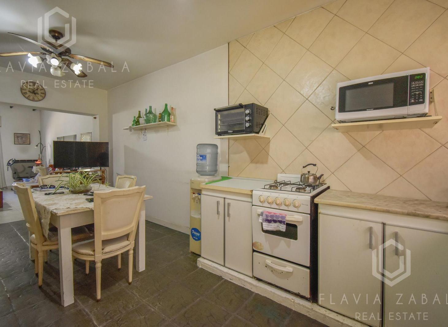 Foto de Venta casa tres ambientes con jardín en Adrogué, imagen 5