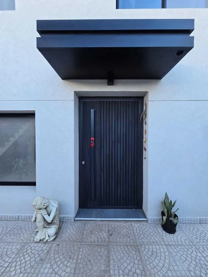 Casa moderna a estrenar- 4 amb con cochera y parque -Villa Bosch 3