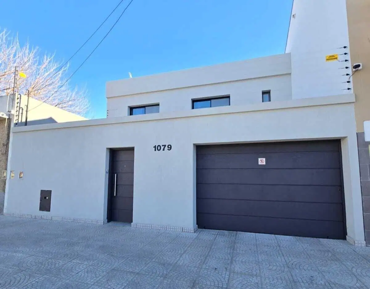 Casa moderna a estrenar- 4 amb con cochera y parque -Villa Bosch 2