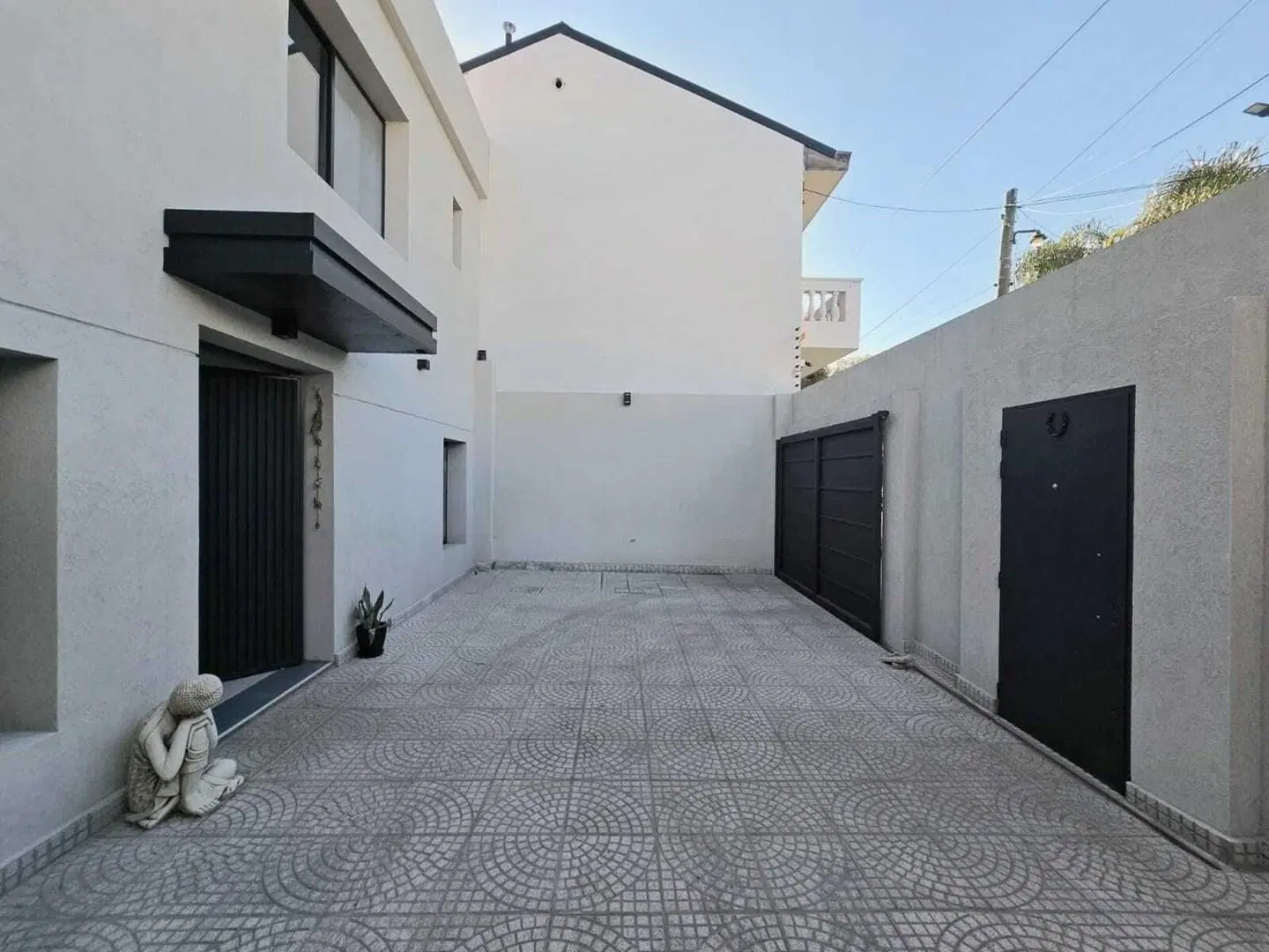 Casa moderna a estrenar- 4 amb con cochera y parque -Villa Bosch 1