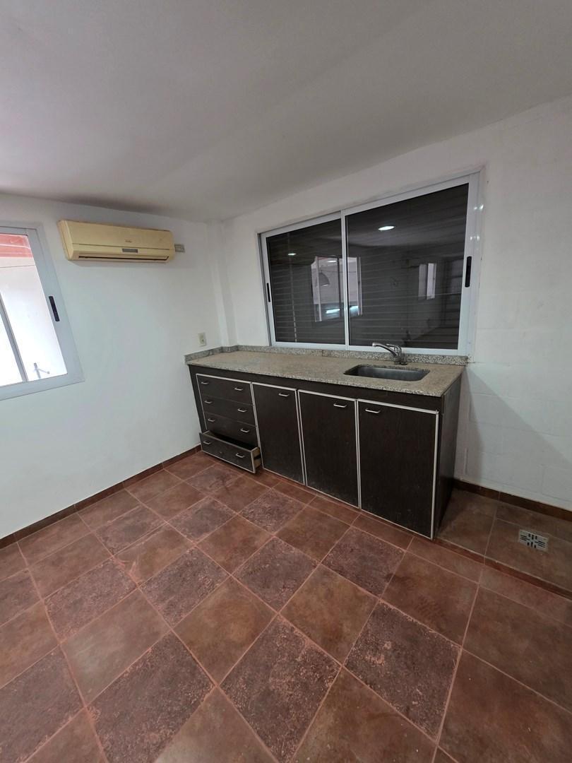 Foto de Depósito Galpón en Alquiler en Billinghurst, San Martin, G.B.A. Zona Norte, imagen 3