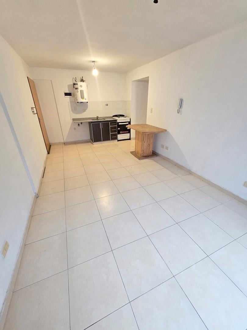 Foto de Departamento en Alquiler en El Palomar, Morón, G.B.A. Zona Oeste, imagen 5