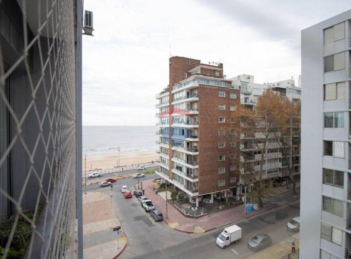 Venta Apartamento Pocitos 3 y serv gge PASOS RBLA 4