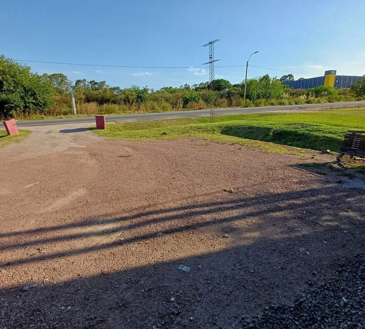 Alquiler Galpón 240 m2 a pasos de Interbalnearia 2