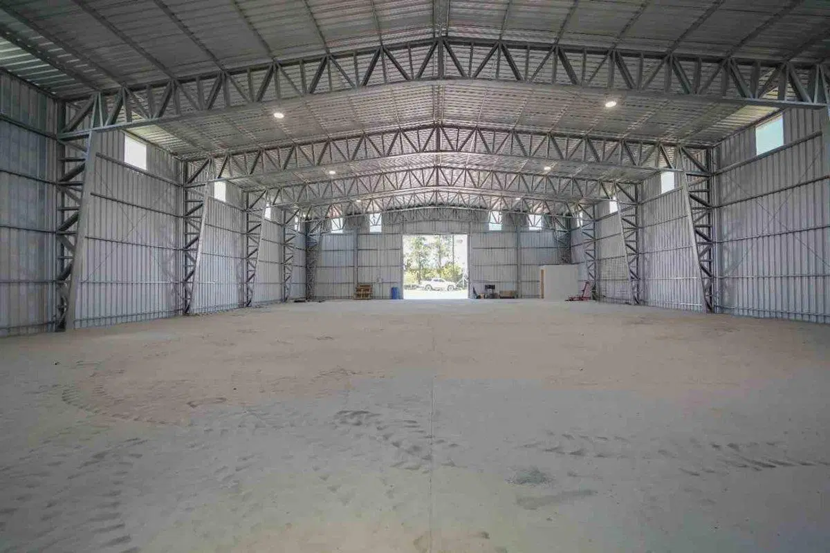 Alquiler Galpón de 600 m2 a estrenar. Toledo Chico 3