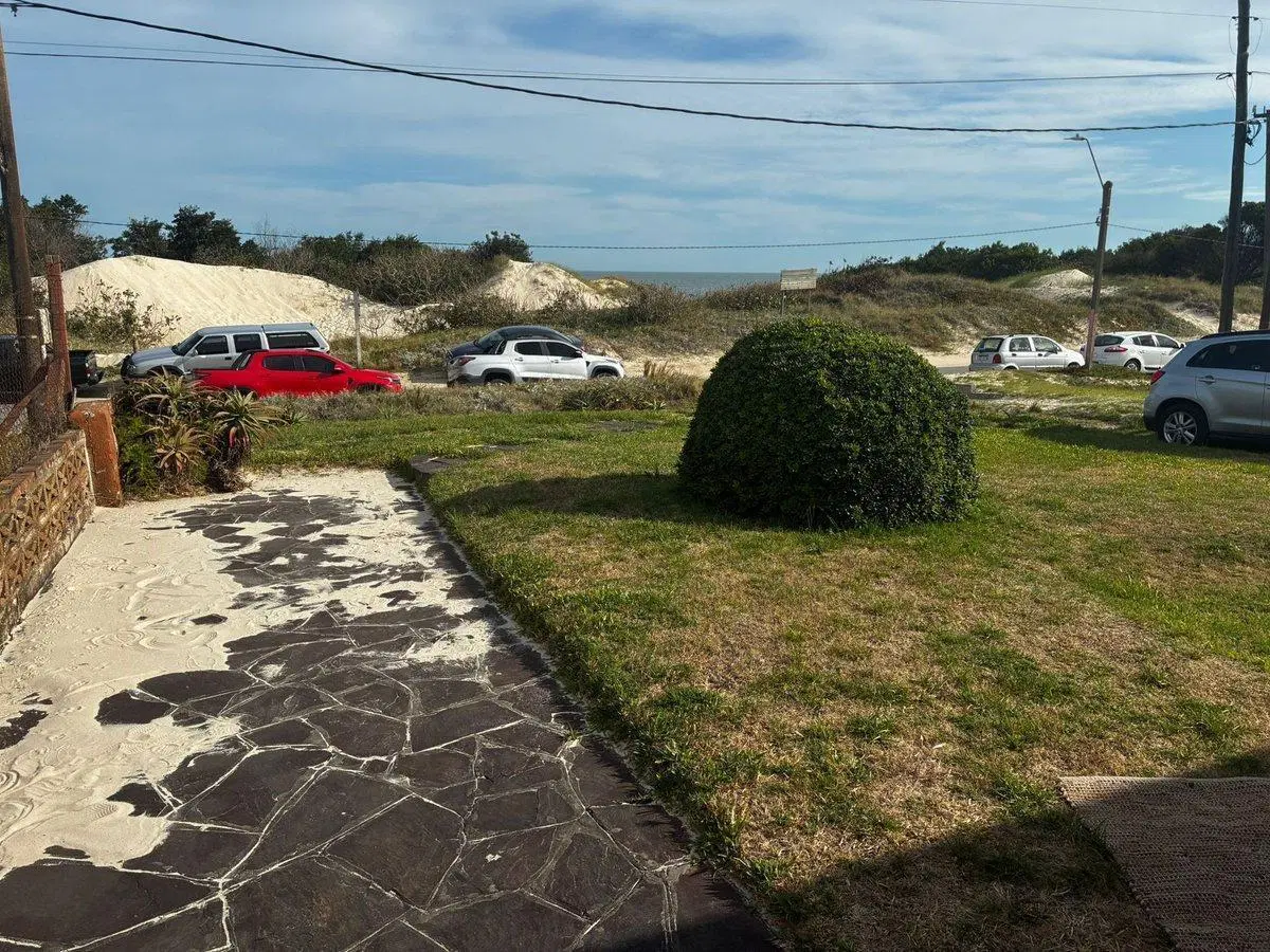 VENTA CASA PARQUE DEL PLATA SUR FRENTE A LA PLAYA 2