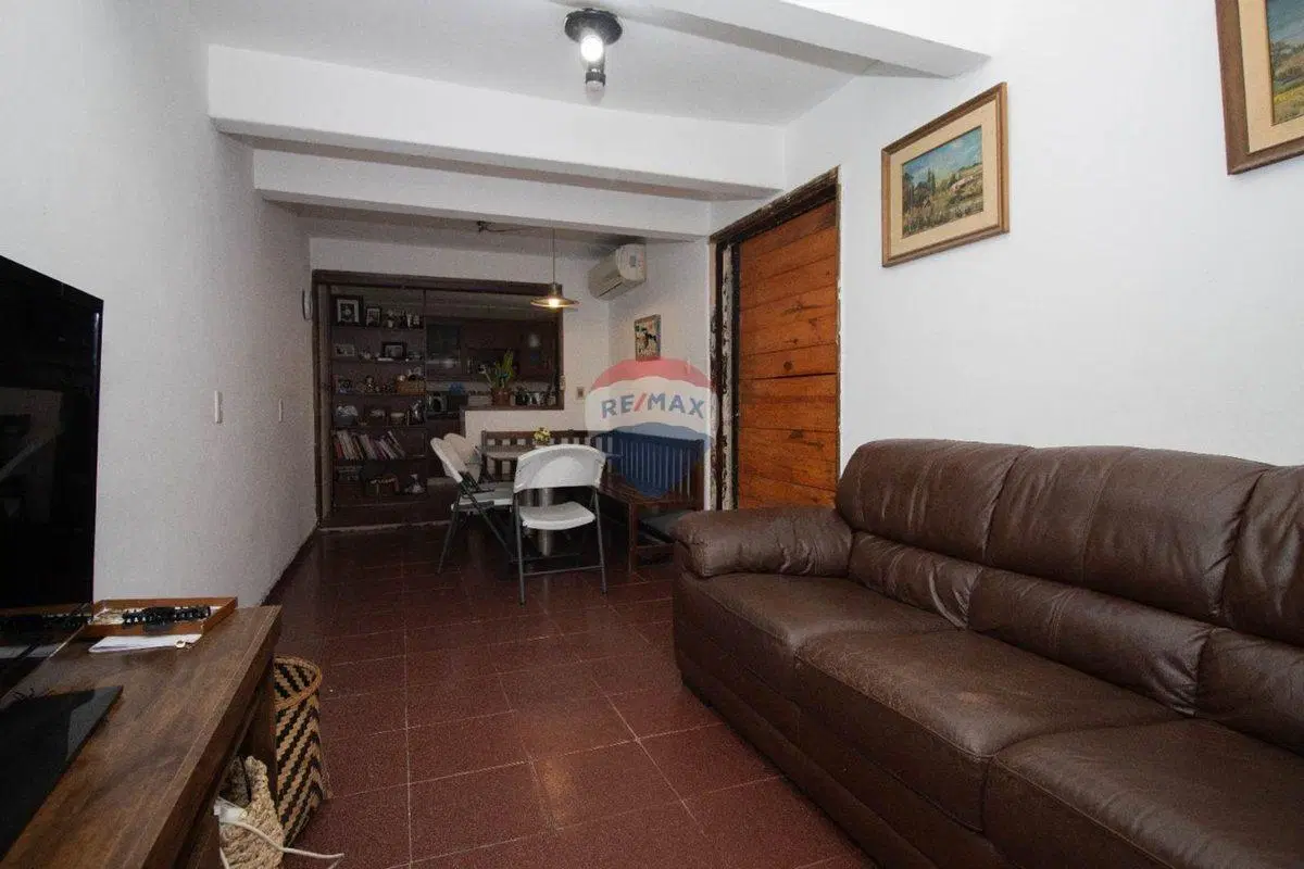 VENTA CASA  4 dormiotrios GGE Blanqueada 4
