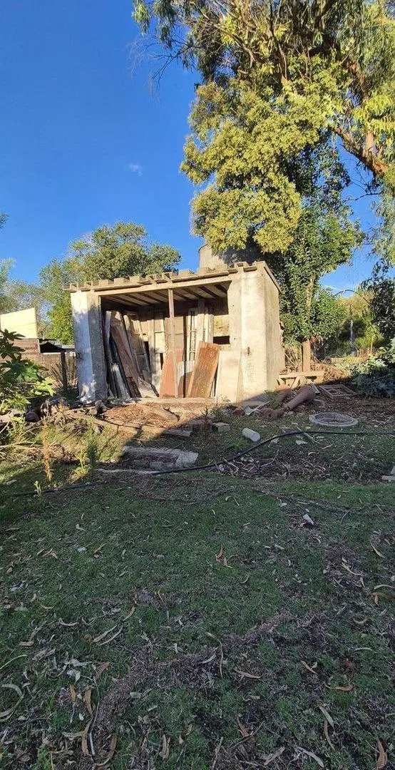 Venta de terreno en Colón con depósitos y casa 5