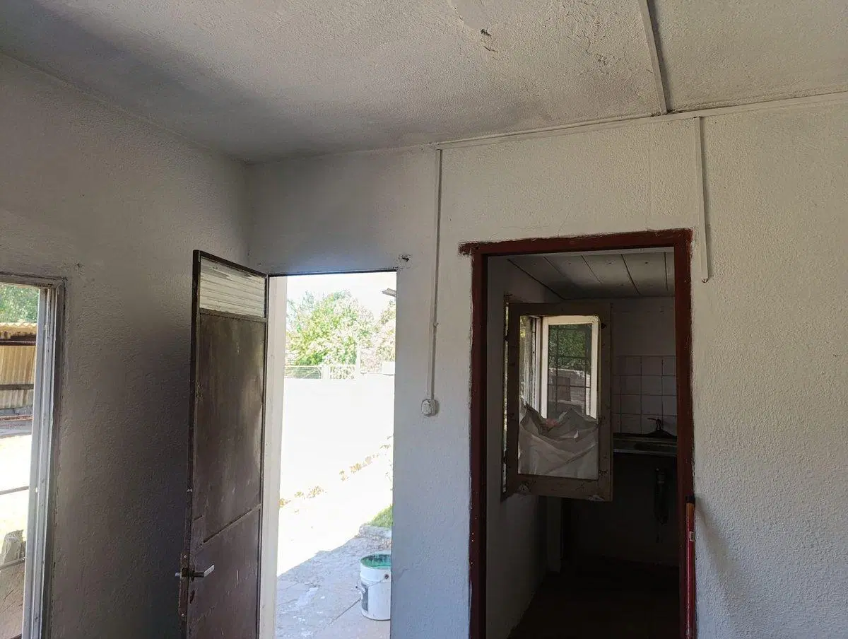 Venta de terreno en Colón con depósitos y casa 2