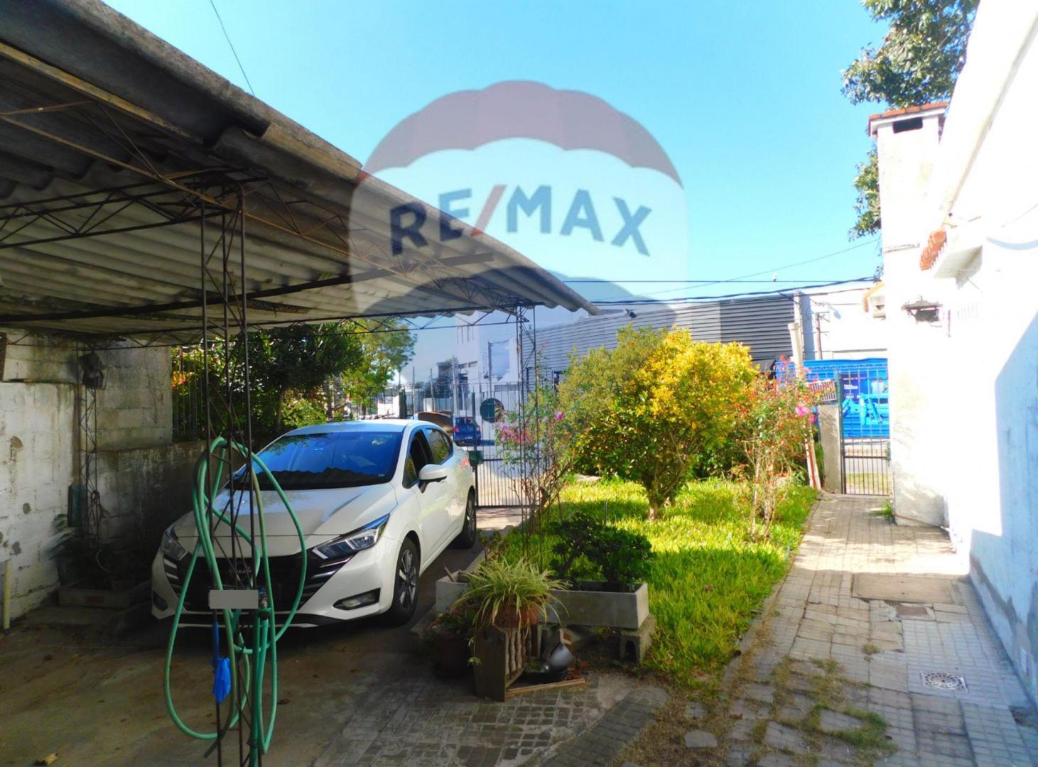 VENTA 2 CASAS EN BUCEO