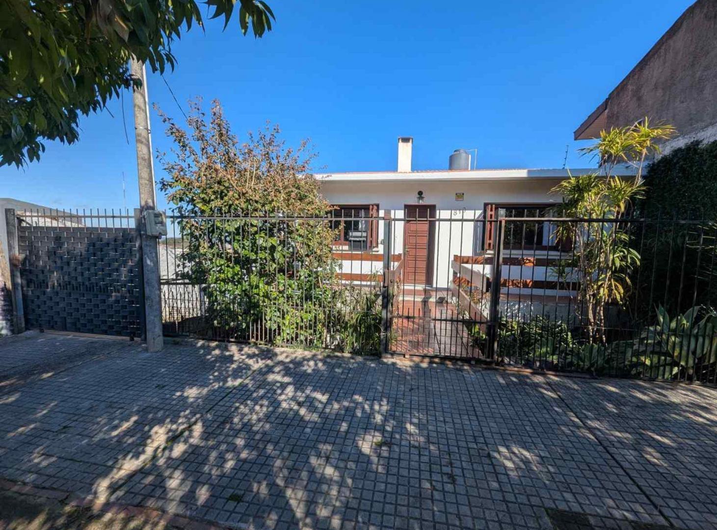 Foto de VENTA CASA RIVERA 3 DORMITORIOS MAS APTO GJE, imagen 4