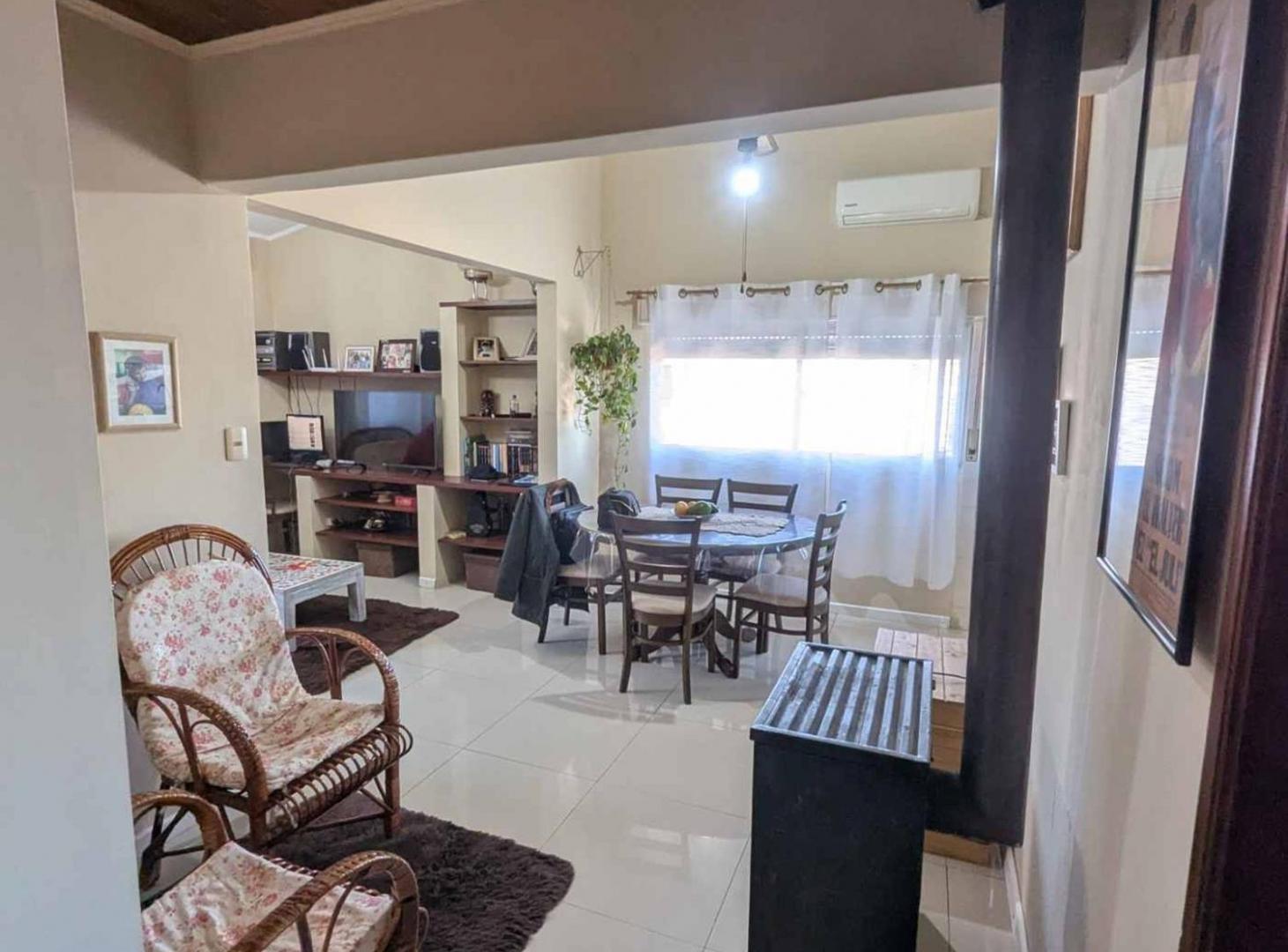 Foto de VENTA CASA RIVERA 3 DORMITORIOS MAS APTO GJE, imagen 1