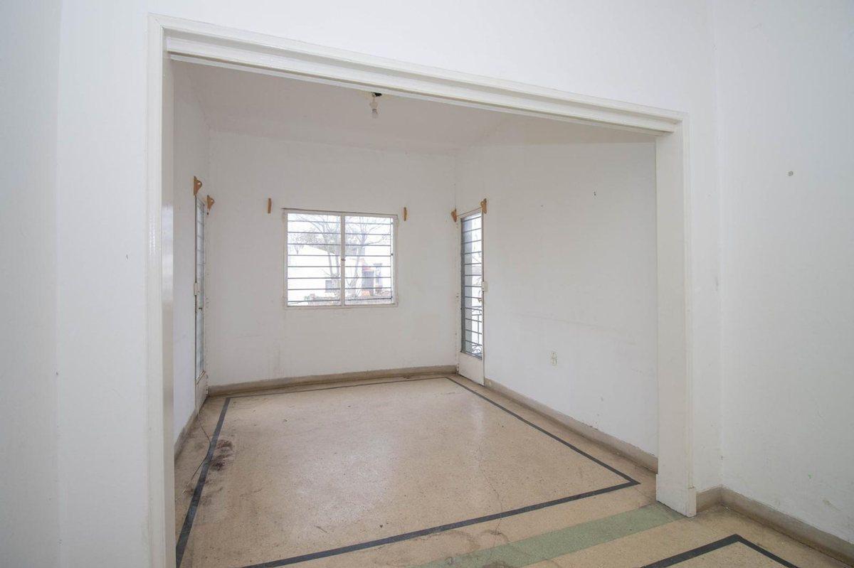 Foto de venta casa y 2 locales la comercial, imagen 2
