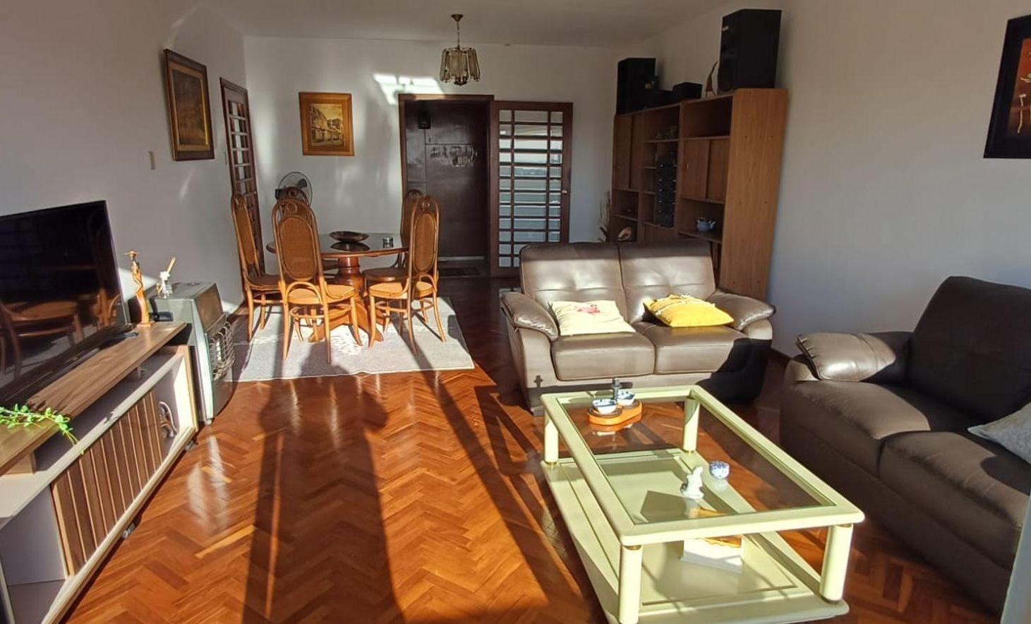 Foto de Apartamento 4 dormitorios y 2 baños. Maroñas, imagen 1