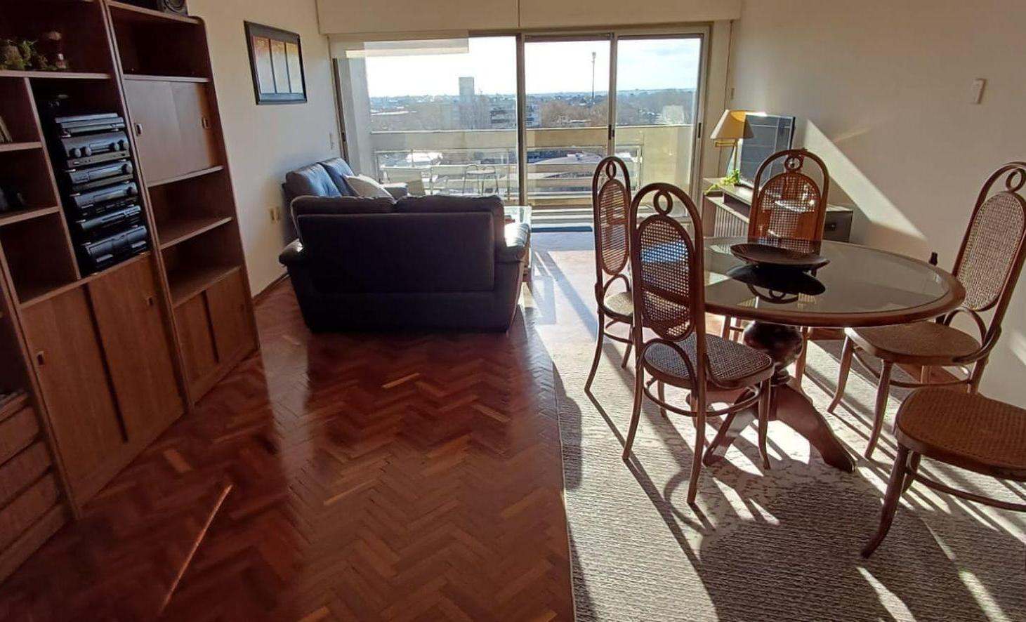 Foto de Apartamento 4 dormitorios y 2 baños. Maroñas, imagen 4