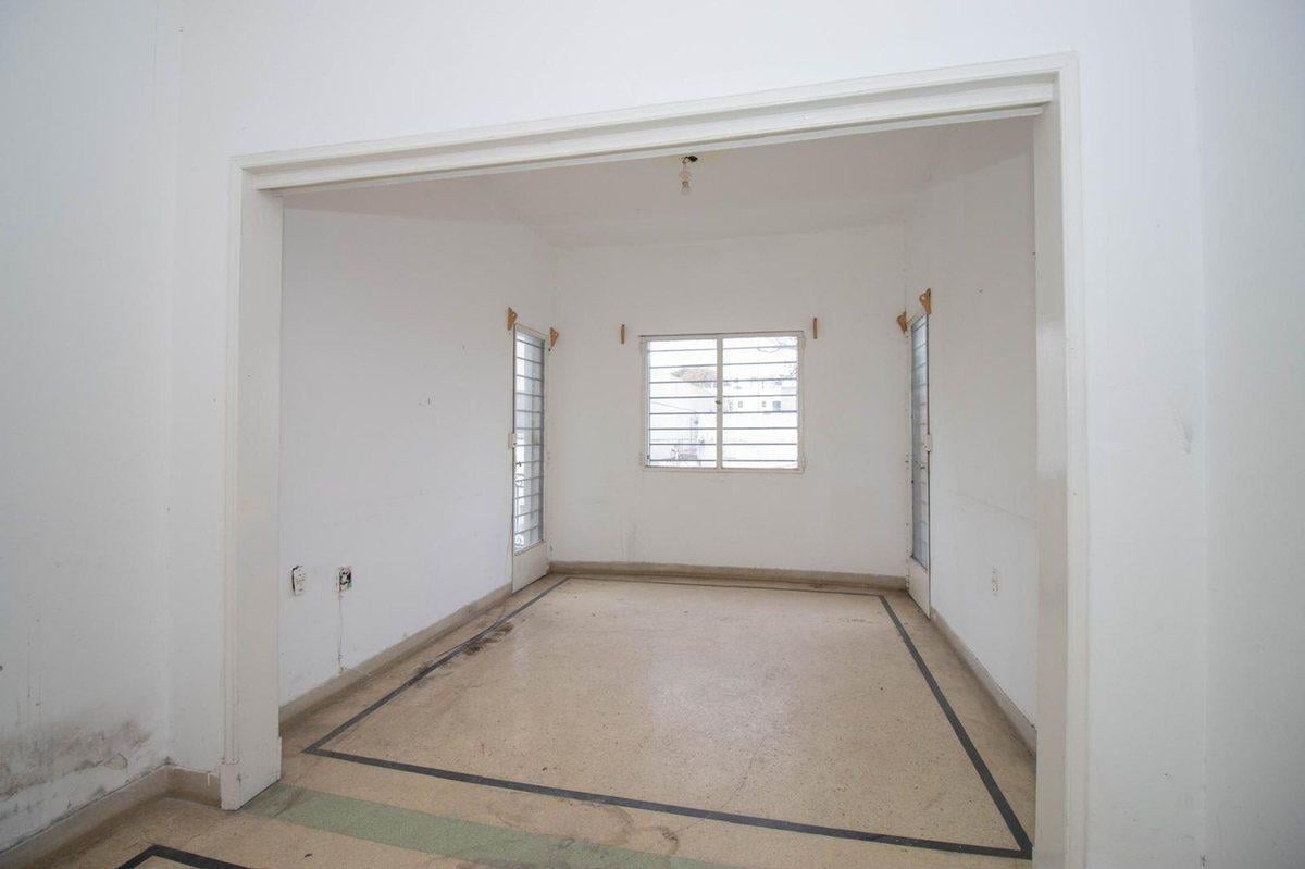 Foto de venta casa y 2 locales la comercial, imagen 1